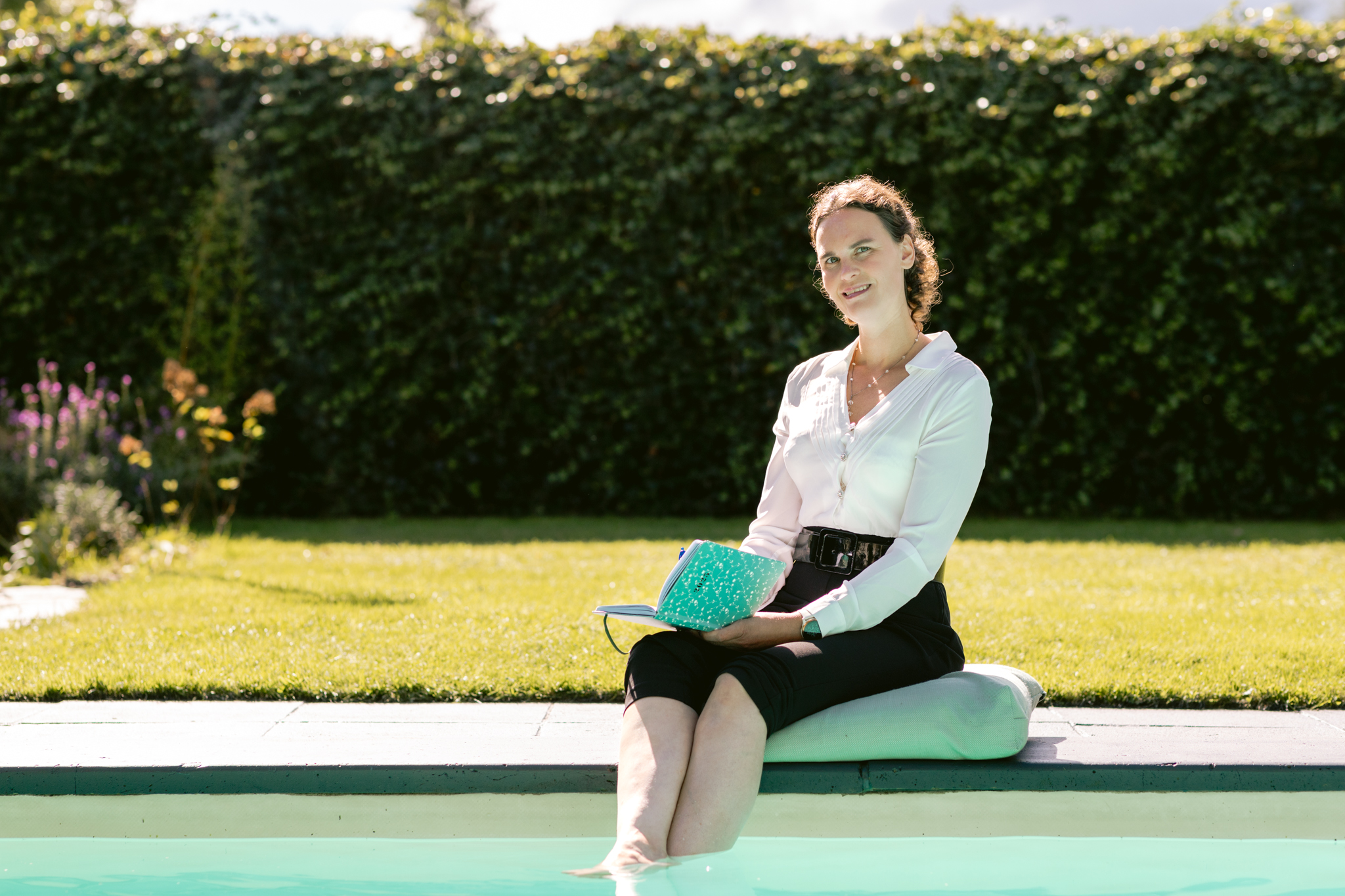 “Inspirerende vergaderlocatie midden in de natuur met rustgevende omgeving en ruimte voor teamverbinding.”